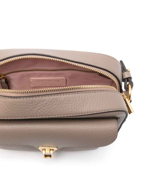 ショルダーバッグ - ヌードカラー shop online: COCCINELLE