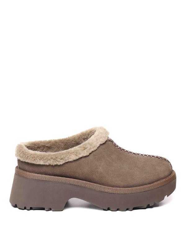 UGG: sandals - Leather Cozy Clogs