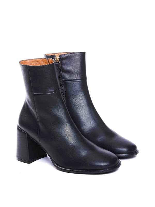 アンクルブーツ - 黒 shop online: ANGEL ALARCON