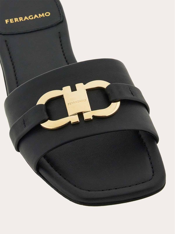 Sandales - Noir shop online: FERRAGAMO