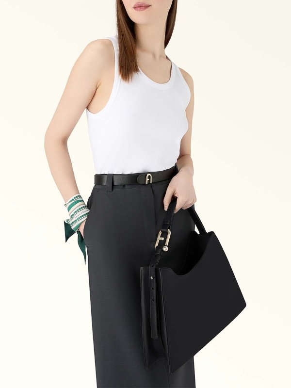 ショルダーバッグ - 黒 shop online: FURLA