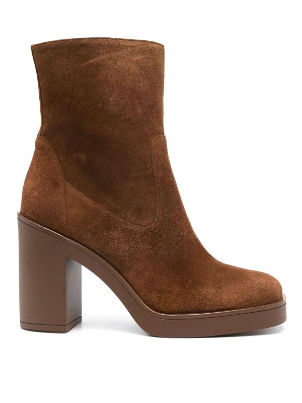 Stuart Weitzman: tronchetti - Betheney 80 Zip