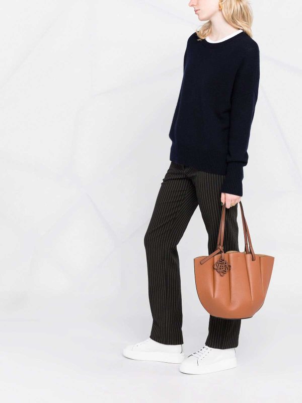 Crewneck sweater shop online: LISA YANG