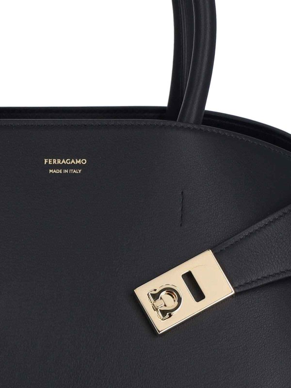 Sac Bandoulière - Noir shop online: SALVATORE FERRAGAMO