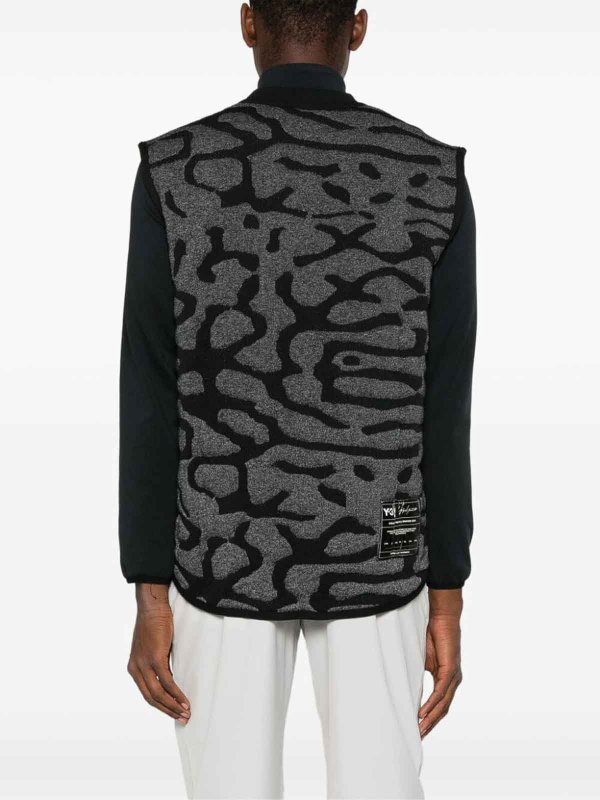Y-3: vests online - M Run Vest