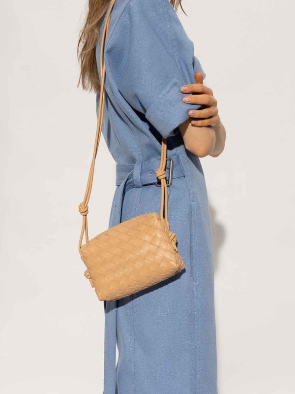 BOTTEGA VENETA: クロスボディバッグ online - クロスボディバッグ - ヌードカラー