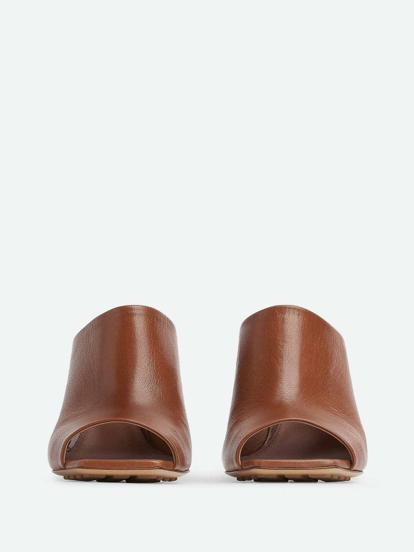 BOTTEGA VENETA: サンダル online - サンダル - ブラウン