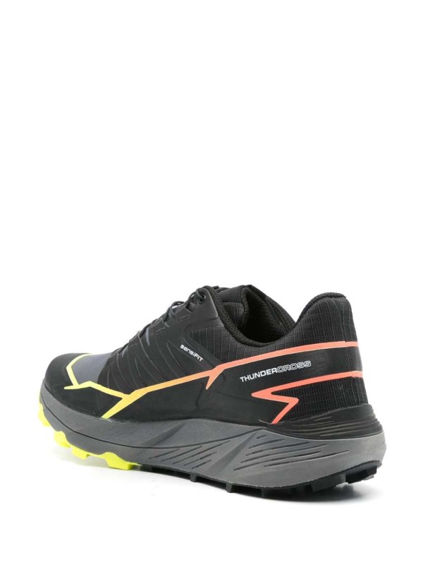 スニーカー - 黒 shop online: SALOMON