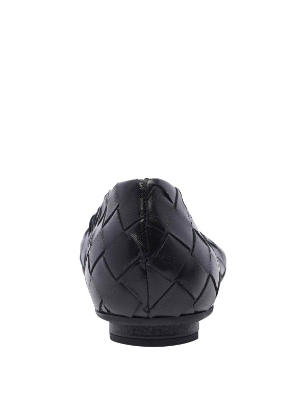 フラットシューズ - 黒 shop online: BOTTEGA VENETA