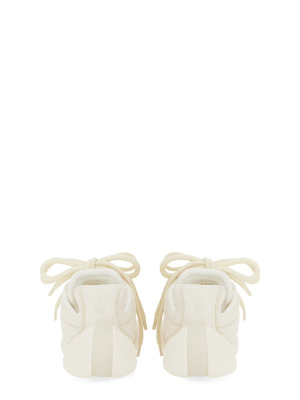 スニーカー - 白 shop online: ALEXANDER MCQUEEN