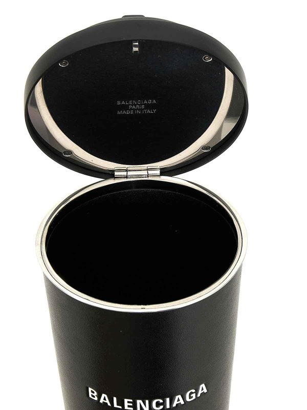 9 Am Clutch shop online: BALENCIAGA