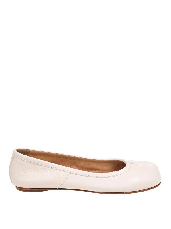 Maison Margiela: flat shoes - Tabi ballerina in milk-colored leather