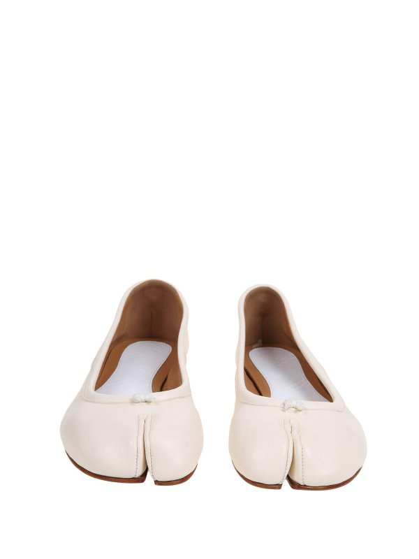 The Best Shops Maison Margiela: flat shoes - Tabi ballerina in milk-colored leather