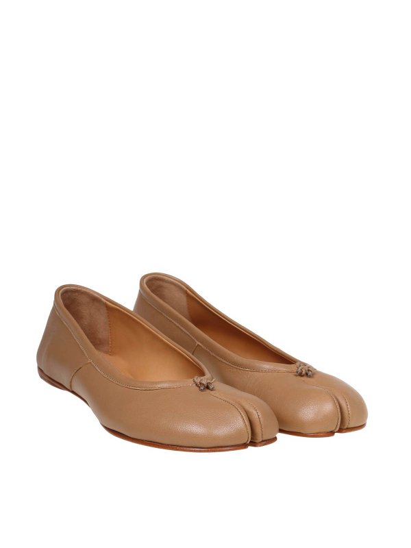Maison Margiela: ballerine online - Ballerina Tabi In Pelle Colore Camel