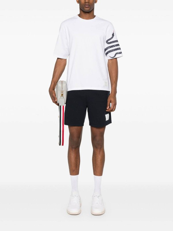 THOM BROWNE: t-shirt online - T-shirt in cotone con ricamo serpente