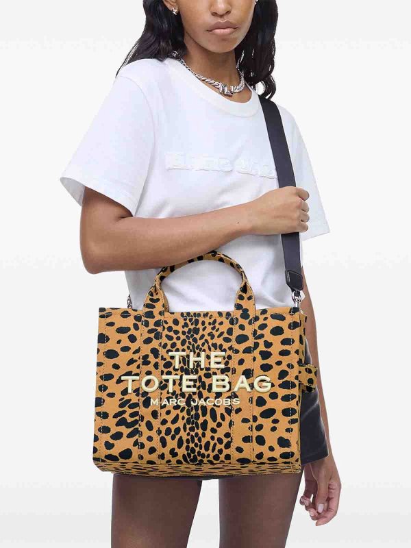 MARC JACOBS: shopper online - La borsa tote media in tela con ghepardo