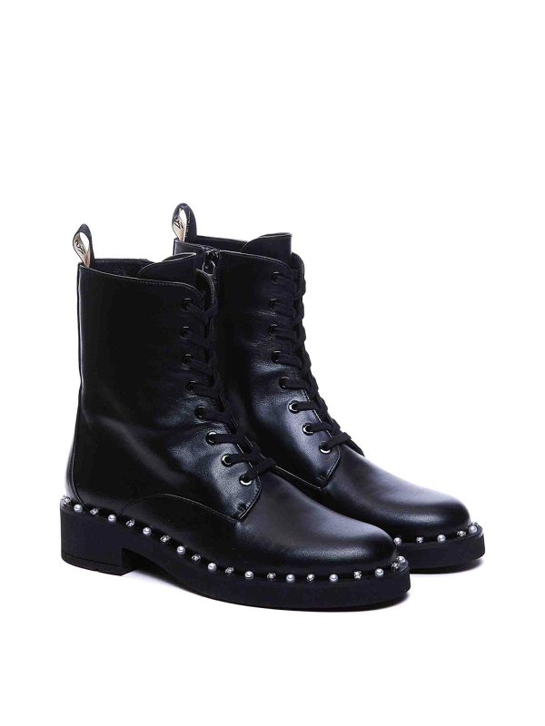 アンクルブーツ - 黒 shop online: Stuart Weitzman