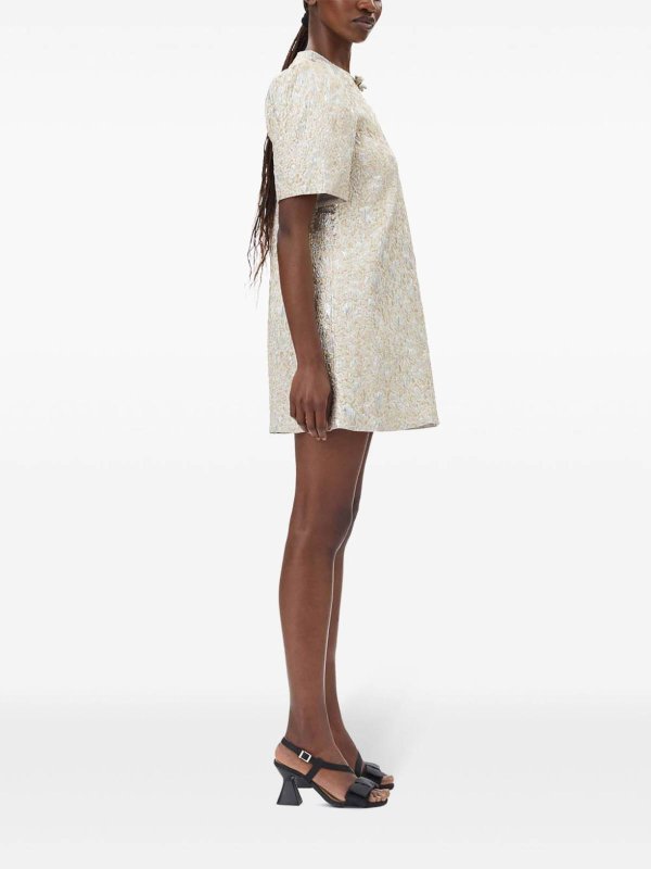 The Best Shops GANNI: Tシャツ - ストレートジーンズ - 銀