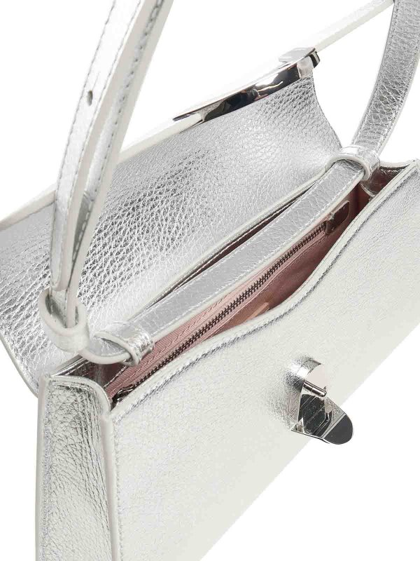 トートバッグ - 銀 shop online: COCCINELLE