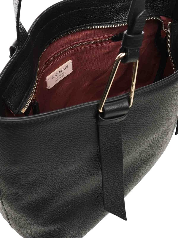 クロスボディバッグ - 黒 shop online: COCCINELLE