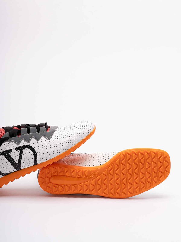 スニーカー - 白 shop online: VALENTINO GARAVANI