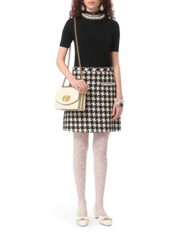 VALENTINO GARAVANI: クルーネック online - クルーネック - 黒