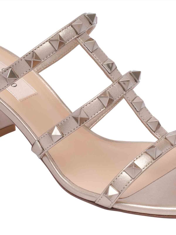 パンプス - ベージュ shop online: VALENTINO GARAVANI