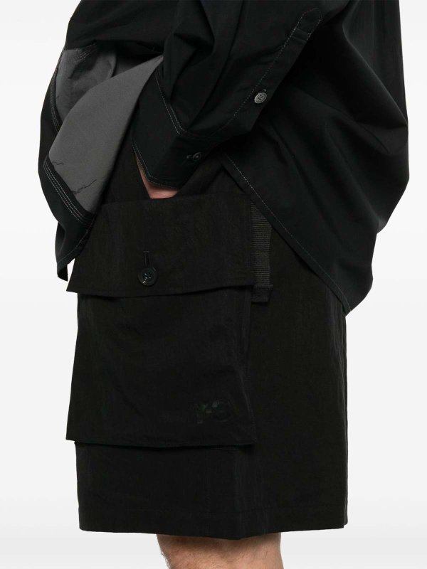 Y-3: Shorts online - Short - Noir