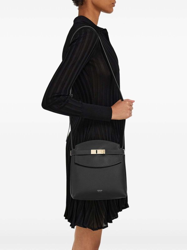 FERRAGAMO: クロスボディバッグ online - クロスボディバッグ - 黒