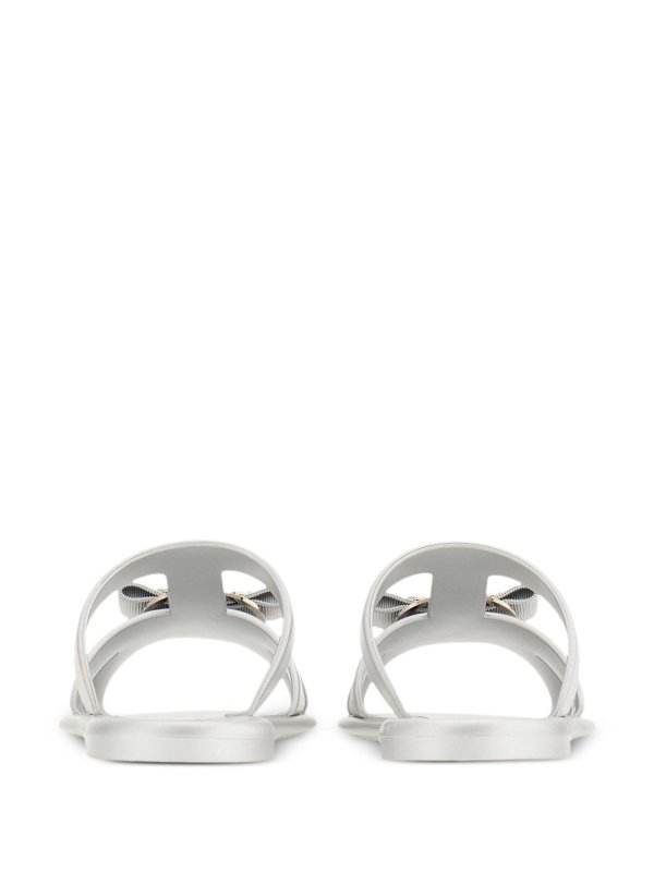 The Best Shops FERRAGAMO: サンダル - サンダル - 銀