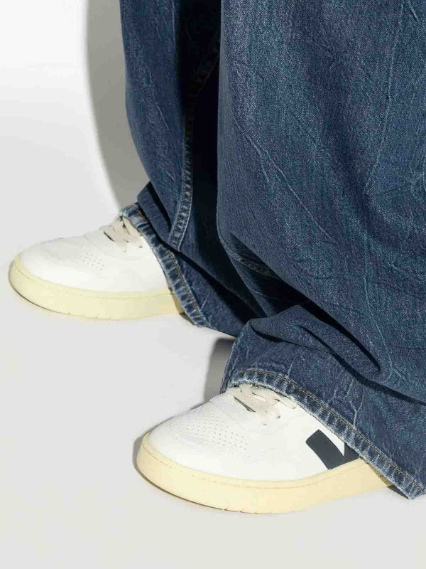 VEJA: trainers online - Leather sneakers