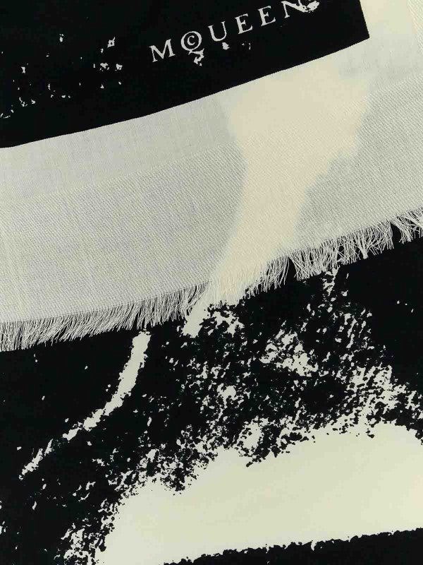 The Best Shops ALEXANDER MCQUEEN: scarves - Foulard with printing