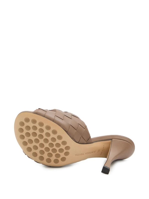 サンダル - ブラウン shop online: BOTTEGA VENETA