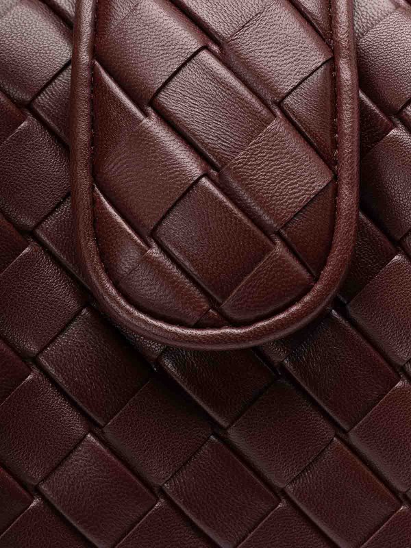 クロスボディバッグ - ブラウン shop online: BOTTEGA VENETA