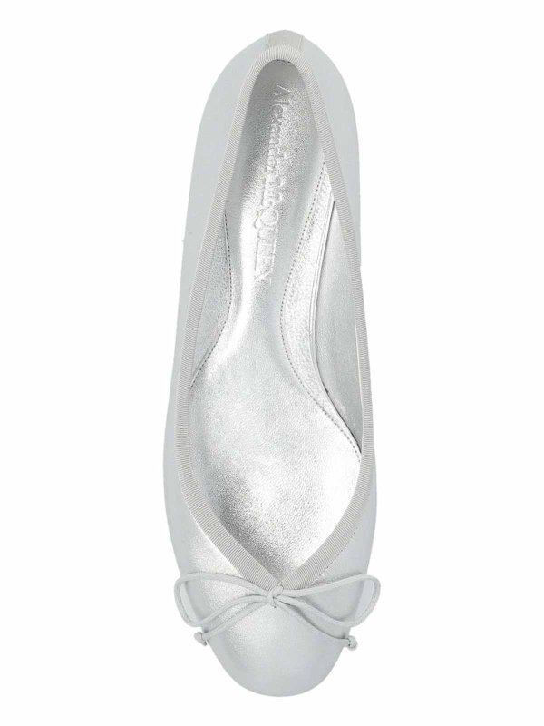 フラットシューズ - 銀 shop online: ALEXANDER MCQUEEN