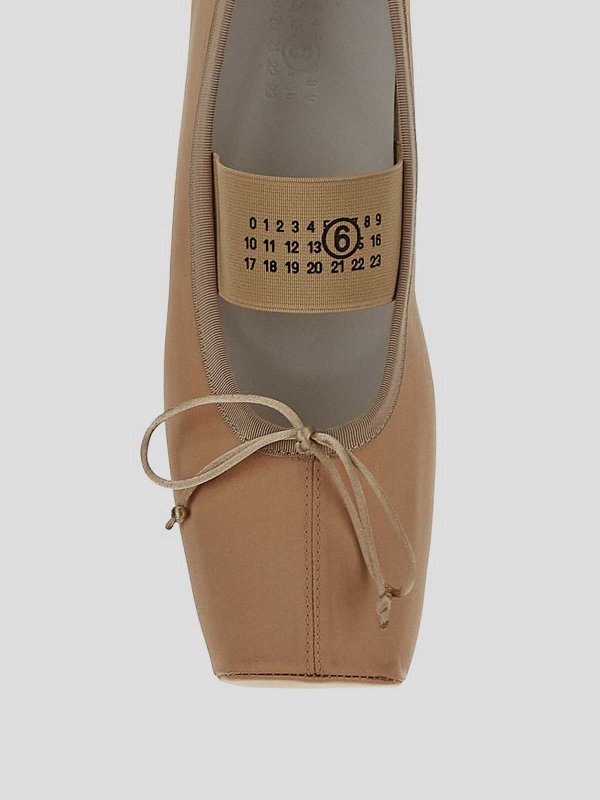 フラットシューズ - ライトブラウン shop online: MM6 MAISON MARGIELA