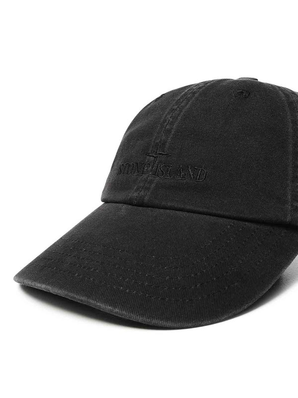 Hut - Schwarz Replica 
online: STONE ISLAND