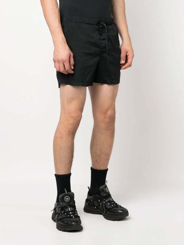 ショートパンツ - 黒 shop online: STONE ISLAND
