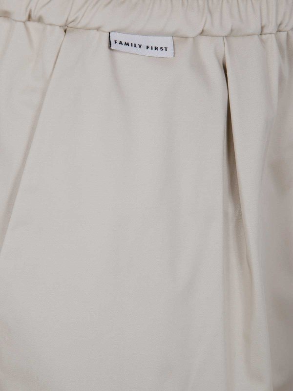 The Best Shops FAMILY FIRST: Pantalones casual - Pantalón Casual - Blanco