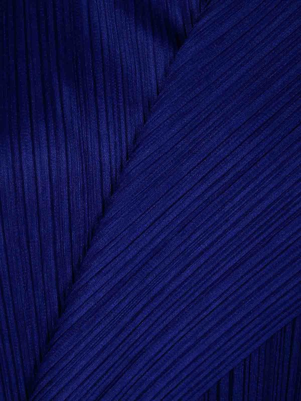 The Best Shops PLEATS PLEASE ISSEY MIYAKE: Knielange Kleider - Knielanges Kleid - Blau