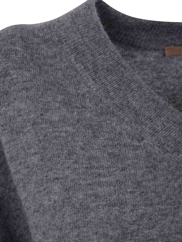 The Best Shops NUUR: Suéteres con cuello pico - Suéter Con Cuello De Pico - Gris