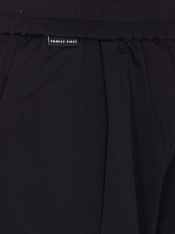 The Best Shops FAMILY FIRST: トラウザーショーツ - ショートパンツ - 黒