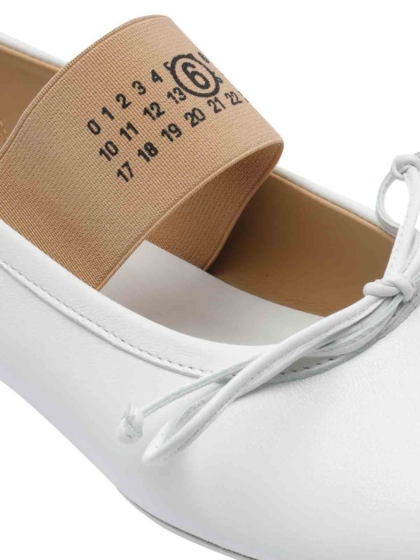 フラットシューズ - 白 shop online: MM6 MAISON MARGIELA