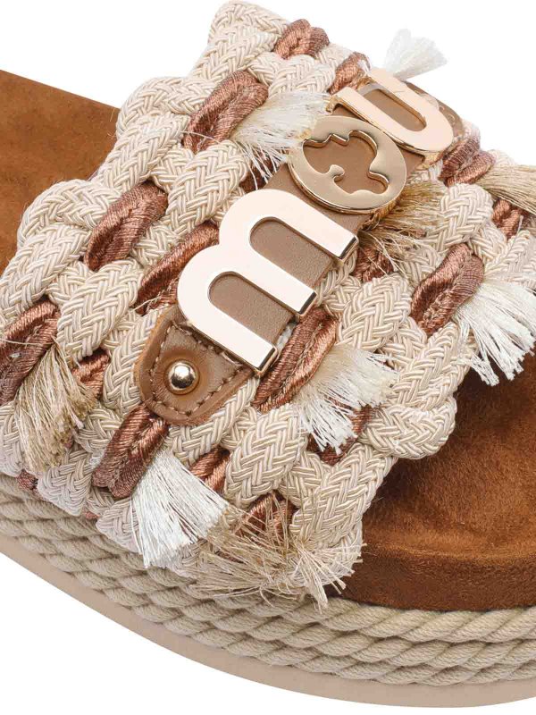 Sandals shop online: MOU