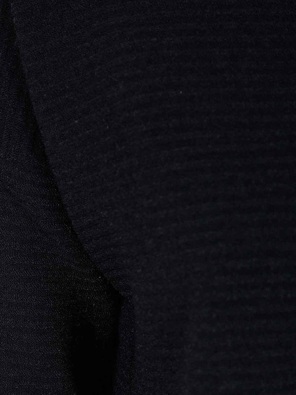 The Best Shops BASE: Suéteres con cuello pico - Suéter Cuello Redondo - Negro