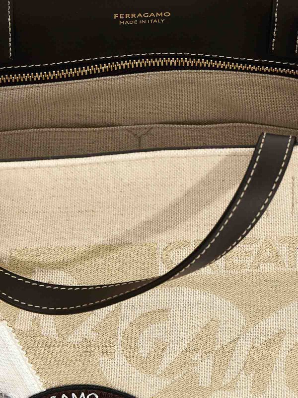 クロスボディバッグ - ベージュ shop online: FERRAGAMO