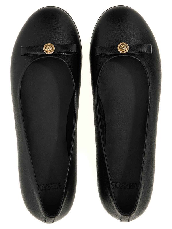 The Best Shops VERSACE YOUNG: フラットシューズ - フラットシューズ - 黒