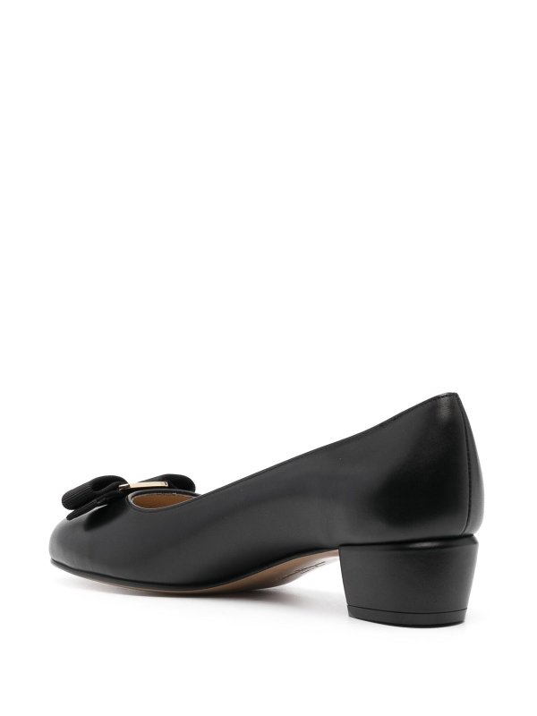 The Best Shops FERRAGAMO: court shoes - Vara pumps (C)