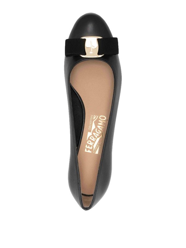 Vara pumps (C) shop online: FERRAGAMO