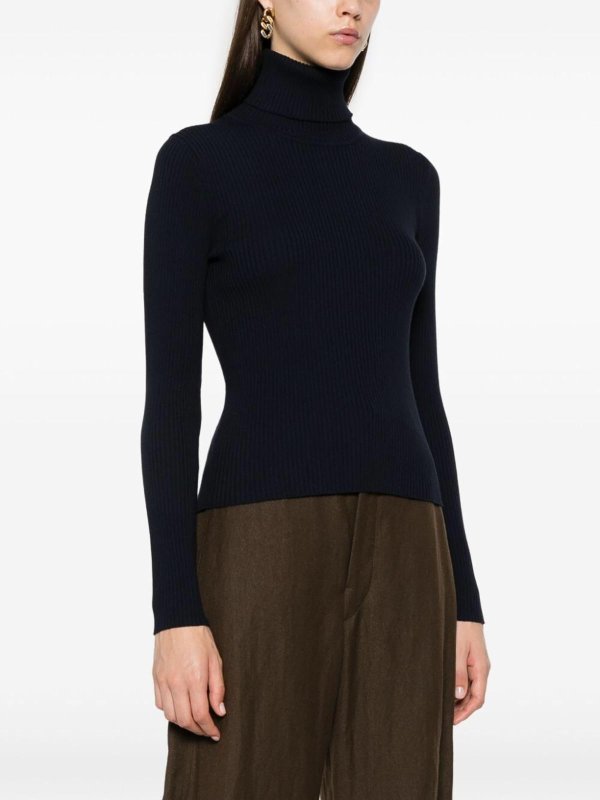 Suit shop online: P.A.R.O.S.H.